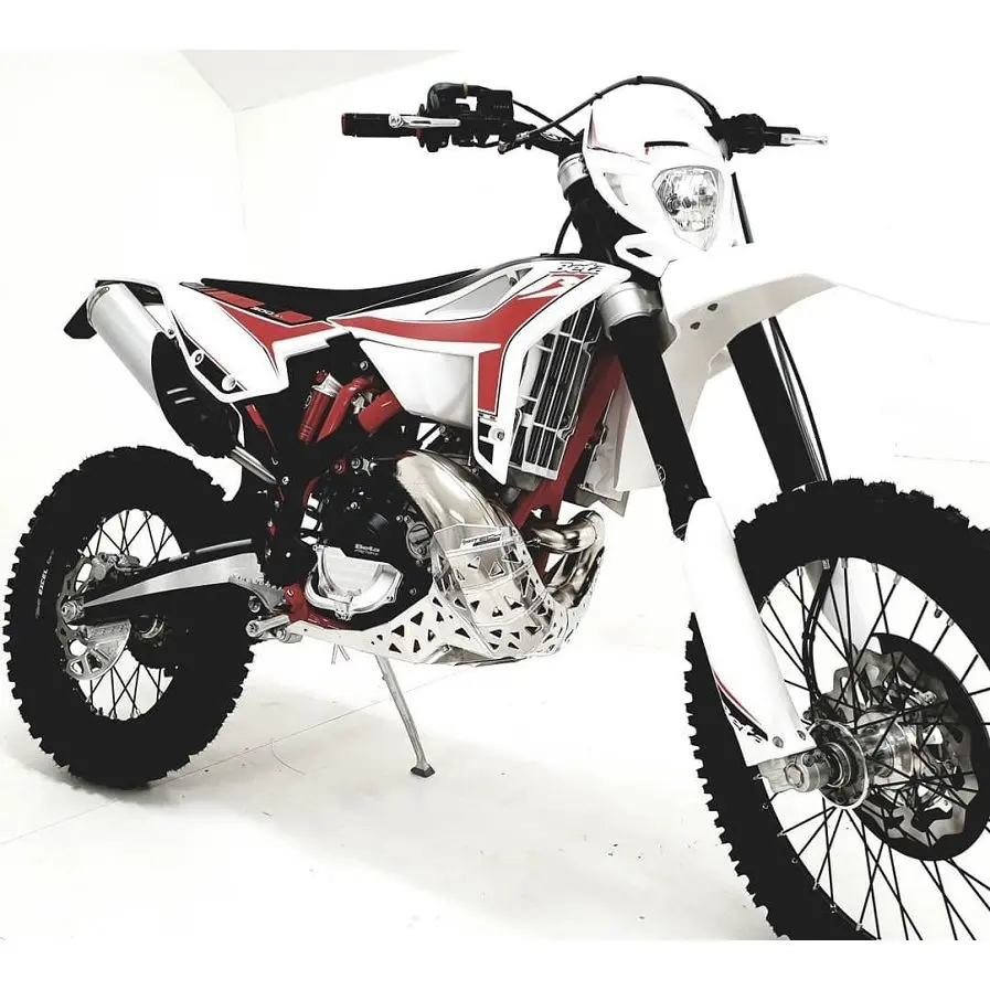 P-Tech Beta 300Rr|250Rr (20-22) Aluminum Skid Plate With Pipe Guard 1