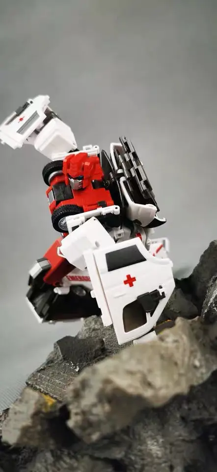 Generation Toy Gt Gt-08C Gt08c Bulance ( First Aid, Defensor, Guardian Robot ) 17Cm / 6.7" 2